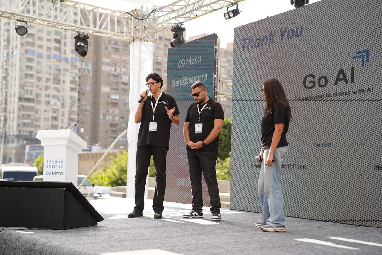 Award ceremony moment 3